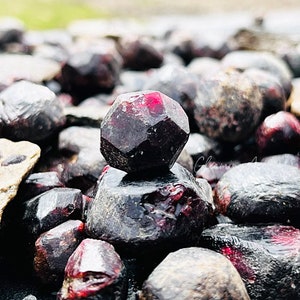 Natural Raw Red Garnet, Raw Crystals Garnet
