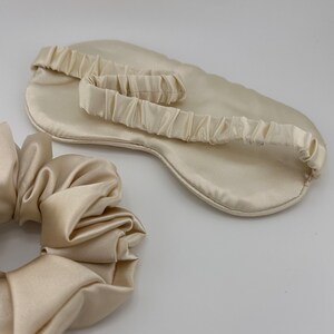 Silk Eye cover in Champagne, Bridal shower set, Silk eye mask, Bridesmaids pack, Eye sleeping mask set, Satin Eye Mask, Satin Blindfolds