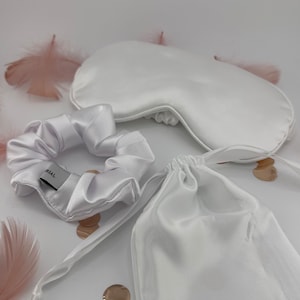 Schlafaugenmaske in weiß, Augenabdeckung, Seidenaugenmaske, Brautdusche, Brautjungfern, weiße Augenbinde, weißes Satin Scrunchie