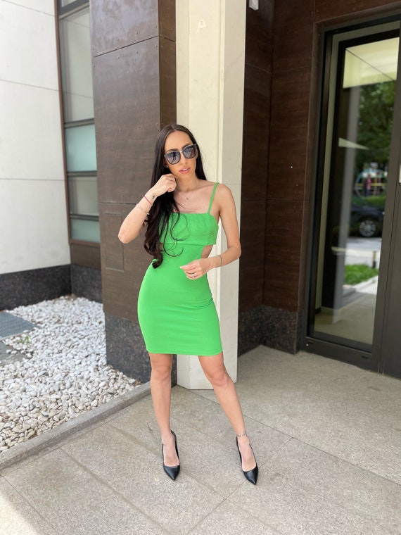 Lime Green Backless Dress: Stretch Summer Outfit Lime Green Backless Dress: Stretch Summer Outfit