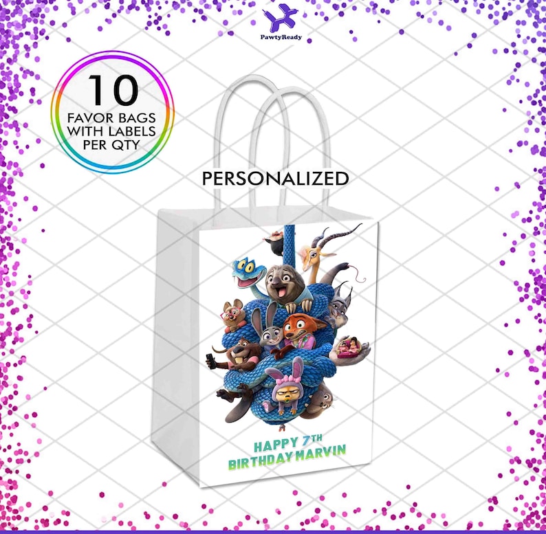 Puede incluir: Bolsa de regalo blanca con una colorida ilustraci&oacute;n de dibujos animados de varios personajes de animales. La bolsa tiene asas blancas y el texto "10 FAVOR BAGS WITH LABELS PER QTY" en un dise&ntilde;o circular. La bolsa est&aacute; personalizada con el texto "HAPPY 7TH BIRTHDAY MARVIN".