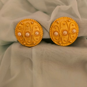 Vintage Gold Tone Earrings