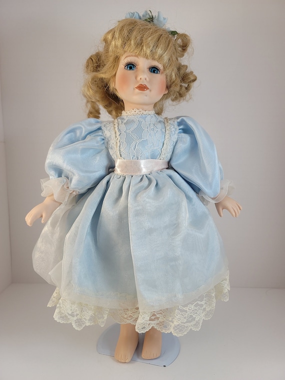 antique doll　セレスティアルブルー Porcelain Doll With Blue Eyes, 17