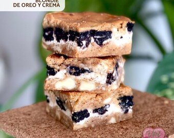 Blondies de chocolate blanco de Oreo y Crema