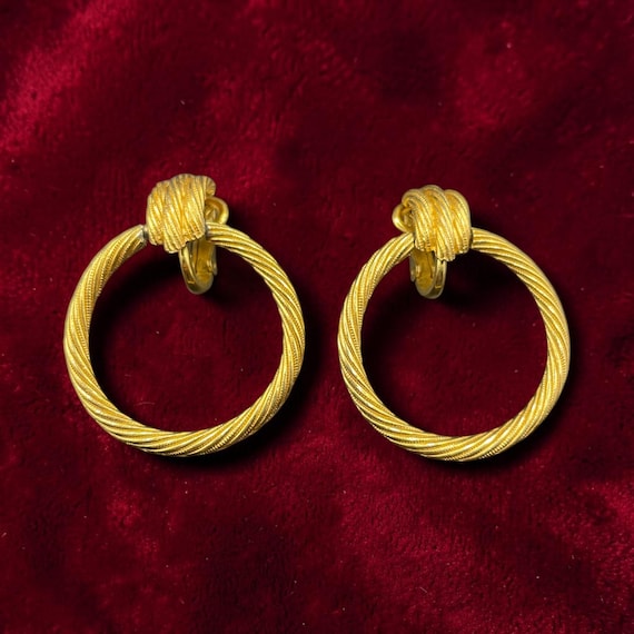 1970 Crown Trifari Door Knocker Clip Earrings Gold Tone
