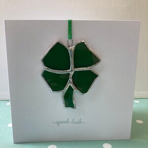 Carte porte-bonheur avec attrape-soleil en verre amovible trèfle à quatre feuilles
