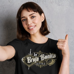 La Bruja Bonita Svg linda ilustracion latina Eps Dxf Ai Cdr Pdf Png archivo de corte. NO es producto fisico.