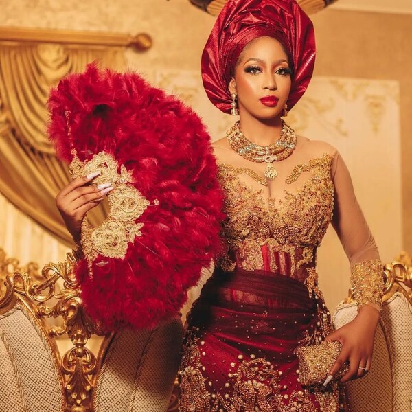 feather wedding fan, Nigerian wedding attire, Customised handfan, Traditional bridal dress, Igbo bridal attire, African clothing for women