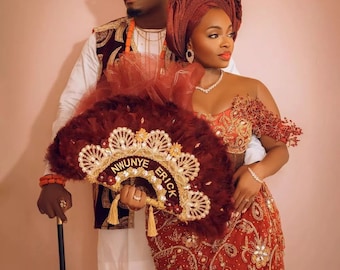 Éventail de plumes africaines, éventail de la mariée, éventail de mariée mariage nigérian, éventail traditionnel de mariée de mariage, éventail de plume de mariage