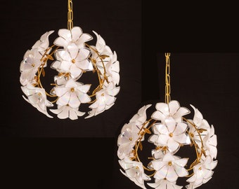 Ensemble de 2 lustres sphériques Murano pleins de fleurs blanches, 1980s