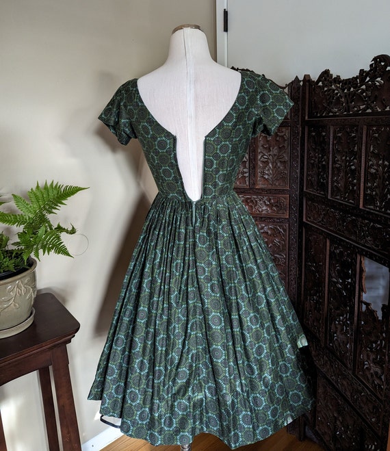 1950s Green Kaleidoscope Cotton Dress - image 2