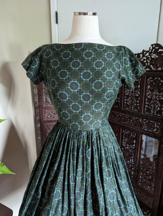 1950s Green Kaleidoscope Cotton Dress - image 1