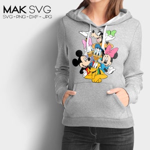 K&ouml;nnte beinhalten: Ein grauer Hoodie mit einem bunten Grafikdruck von Mickey Mouse, Minnie Mouse, Donald Duck, Goofy und Pluto. Die Figuren sind in einer Gruppe angeordnet, mit Mickey Mouse in der Mitte.
