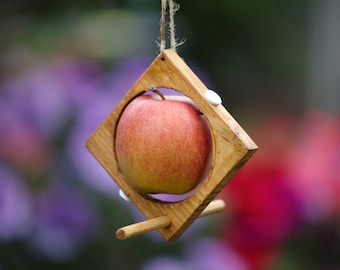 Mangeoire à oiseaux en fruits Idéal pour le jardin Mangeoire à pommes suspendue pour les amateurs d'oiseaux mangeoire à cadeaux pour balcon, fait main, décoration de jardin écologique, nature