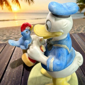Vintage Disney Mickey Mouse & Donald Duck Beach Figurine Statues by Cherie Kalvin - With Box - Taiwan - immagine 8