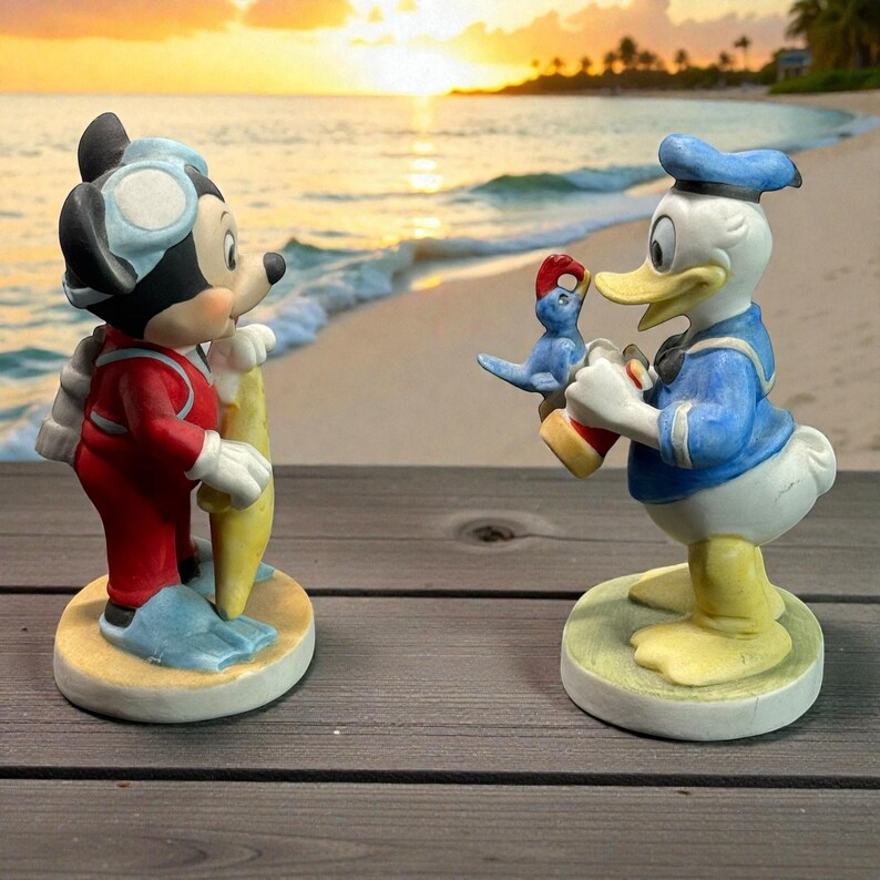 Vintage Disney Mickey Mouse & Donald Duck Beach Figurine Statues by Cherie Kalvin - With Box - Taiwan - immagine 3