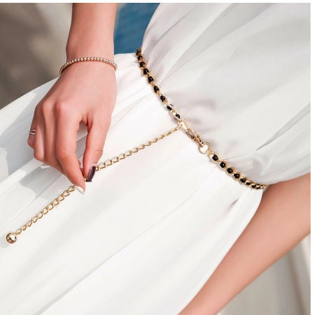 CHANEL  'COCO' FAUX PEARL CHAIN BELT AND THREE CAMELLIA FLOWER