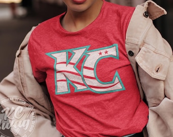 Camiseta KC Flowing Stars, camiseta Pitch Club para mujer inspirada en la actualidad, camiseta de fútbol Kansas City Water Strong, camiseta supersuave para adultos y jóvenes