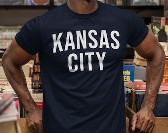 Kansas City Classic Arch T-Shirt, KC Midwest Pride T-Shirt, Retro-Stil Geschenk für Kansas City Fans, Heimatstadt Heartland Top, Navy Unisex KC Shirt