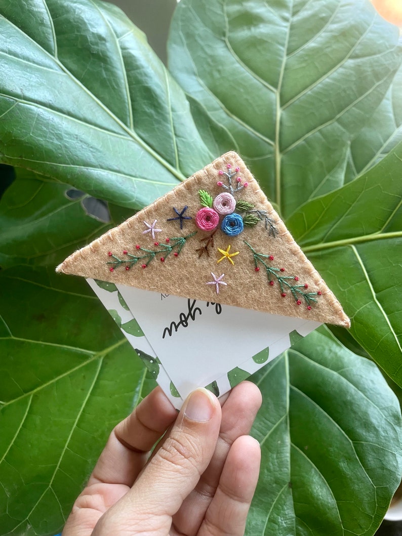 Floral Felt Corner Bookmark Hand Embroidered Bookmarks Book Etsy Canada