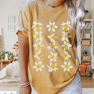 Comfort Colors Daffodils Shirt, Botanical Cottagecore Shirt, Cute Flower Lover Spring Flowers Shirt, Cute Gardener Gift for Nature Lover
