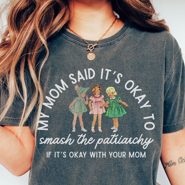 Retro Feminist Tee: Comfort Colors 'Smash Patriarchy' Shirt