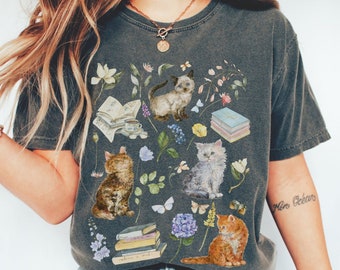 Comfort Colors Cottagecore Cats and Books Shirt, Floral Vintage Aesthetic Painted Kittens and Books Pressed Flower Bookish Cat Person Tee