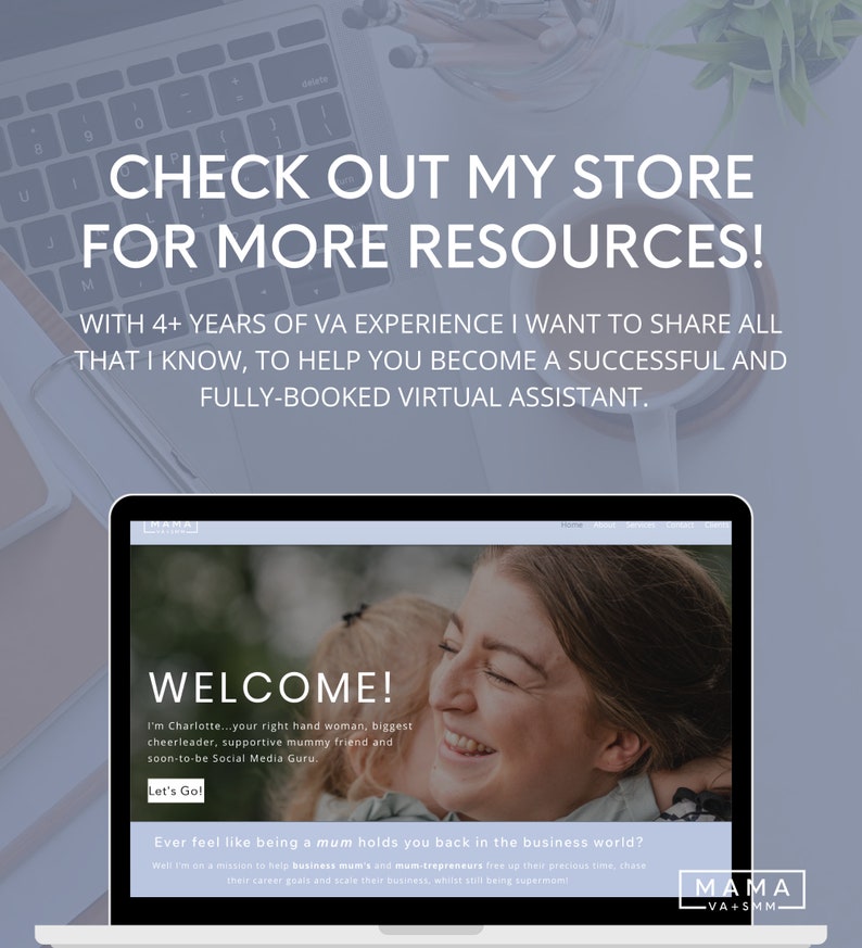 Pu&ograve; includere: Uno schermo di laptop che mostra un sito web con il testo "Benvenuti!" e "Sono Charlotte...la tua mano destra, la pi&ugrave; grande cheerleader, un'amica mamma di supporto e presto una guru dei social media." Il sito web ha anche il testo "Andiamo!" e "Ti sei mai sentito come se essere mamma ti tenesse indietro nel mondo degli affari?" Il sito web ha uno schema di colori rosa e bianco e una foto di una donna che sorride e abbraccia un bambino.