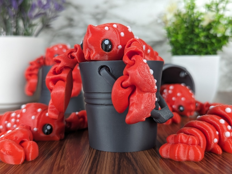 Lobster Fidget Toy with Bucket - Articulated 3D Print - Flexi Animal - Unique Desk Toy - Flexible Fun Animal image 2