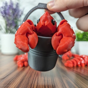 Lobster Fidget Toy with Bucket - Articulated 3D Print - Flexi Animal - Unique Desk Toy - Flexible Fun Animal image 9
