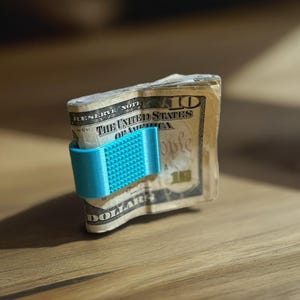 Minimalist Money Clip: Slim Cash and Card Holder