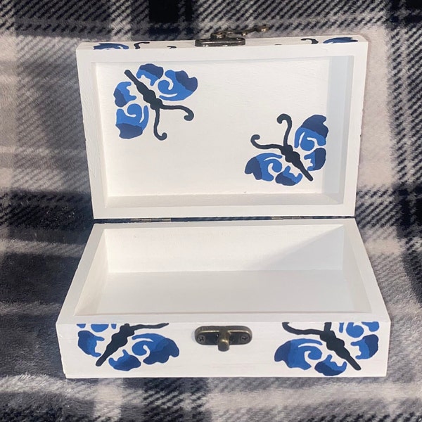 Handcrafted Butterfly Wooden Keepsake Box, Acrylic Painted, Perfect for Treasures and Gifts