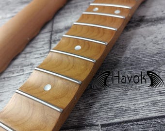 Mástil de guitarra de arce tostado festoneado y satinado con trastes Jescar de acero inoxidable, pieza de guitarra de alta gama personalizada.