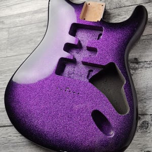 Purple Galaxy Mahagoni S-Style Gitarrenkorpus, HSH Tonabnehmer Route