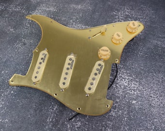 Wilkinson Prewired SSS Pickguard, Alnico 5 Pickups, S-Type Guitar