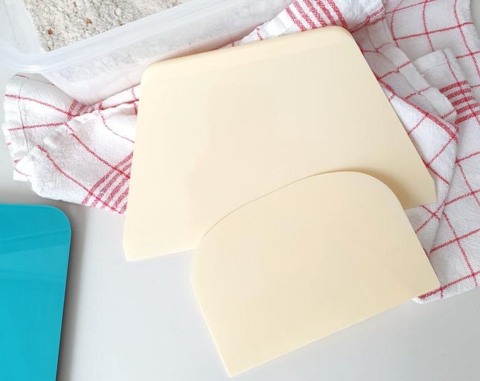 Dough Scraper Set | Made in Germany - Bench Scraper | Cutter | Plastic, Round, Flexible