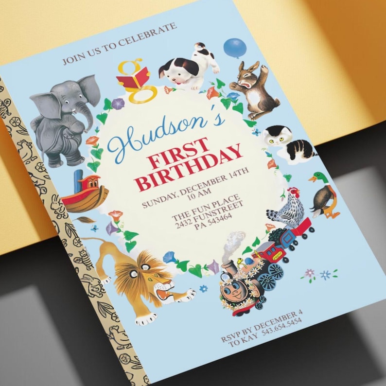 Puede incluir: Invitaci&oacute;n azul claro para una fiesta de primer cumplea&ntilde;os. La invitaci&oacute;n presenta ilustraciones de animales, un tren y el texto "Hudson's First Birthday" con la fecha, hora y lugar.