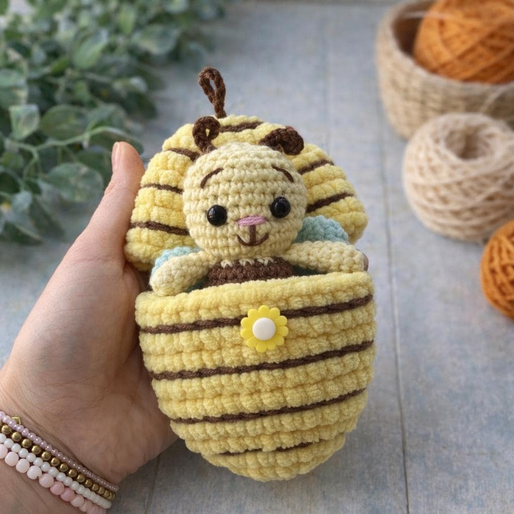 Crochet Pattern Bee in Beehive Amigurumi English Easter