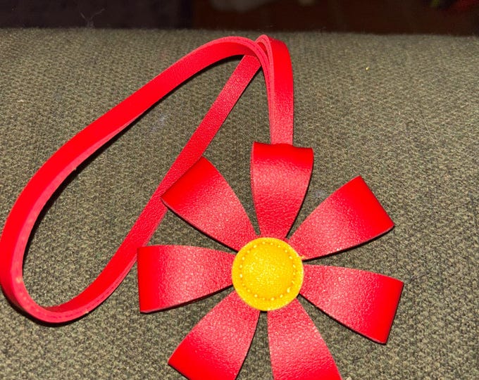 Leather Flower Keychain - 2 Colors