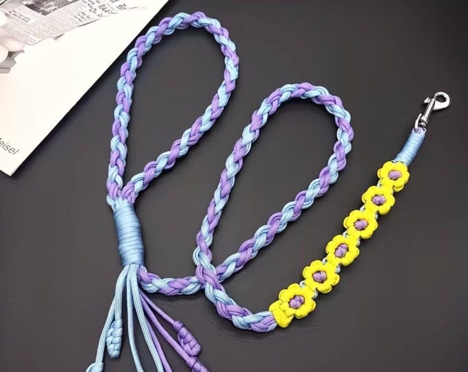 Paracord Braided Dog Lead with Flowers - 4 foot