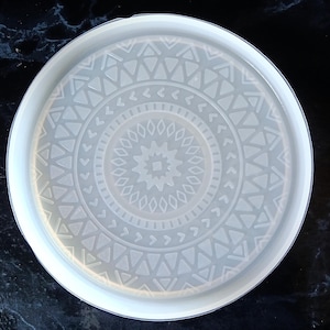 Stampo in silicone rotondo per sottobicchieri in stile mandala, ideale per lavori in resina/argilla.
