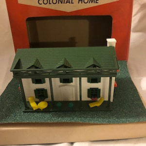 Vintage Plasticville Colonial House HO scale in box never used