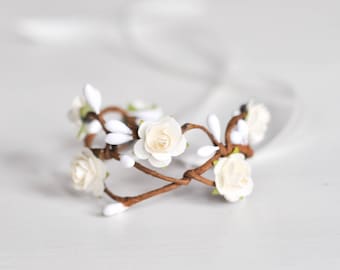 Ivory Flower Wrist Corsage, Flower Hand Bracelet, Bridesmaids Wrist Corsage, Bridesmaids Flower Accessories, Flower Girl Accessories Flower