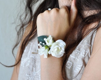 Corsage Bracelet, Boho Wrist Corsage, Flower Wrist Corsage, Wedding Flower Hand Bracelet, Bride Wedding Wrist Corsage, Bridesmaid Corsage