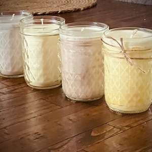 Apple scented Soy Candle: Hand-Poured Mason Jar Candle
