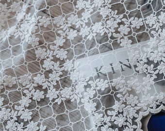 Witte kantstof, bruiloft Tule mesh stof, geborduurde stof, bruiloft kant stof, bruidsjurk stof, designer stof, stof op maat gesneden