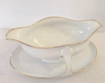 1920s-1930s Rosenthal Selb-Bavaria “Tizian” Gravy Boat with Attached Underplate | Vintage Elegance