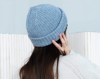 Patrón de tejido para gorro Daybreak: Gorro unisex de canalé 1x1 (Descarga PDF en inglés)