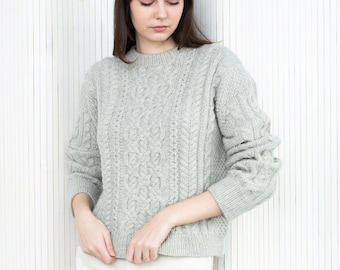 Patrón de tejido de suéter con nudo de pescador: Suéter de cable Aran extragrande (Descarga PDF en inglés)