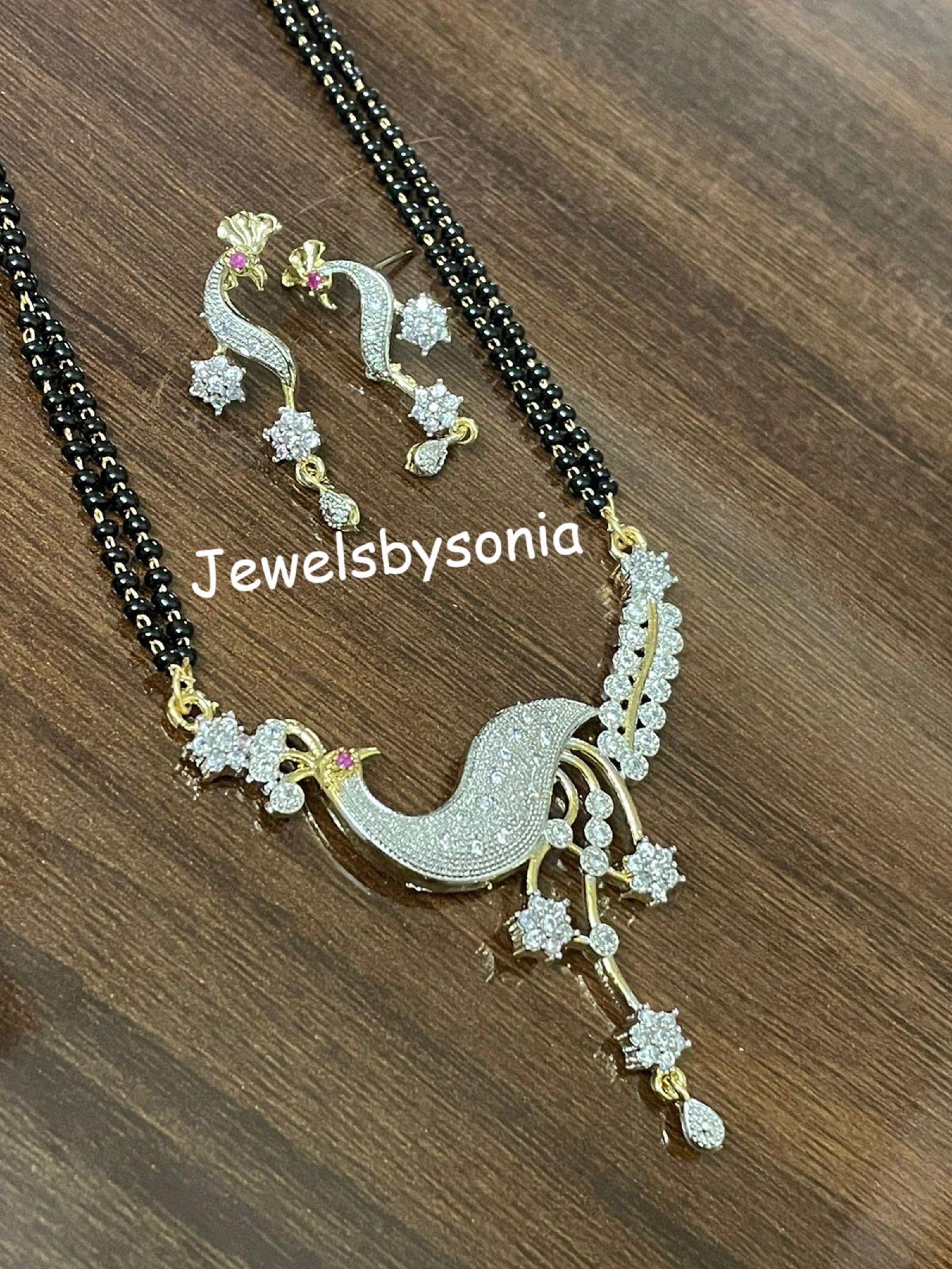 Disegni Mangalsutra Con Diamanti Fantasia